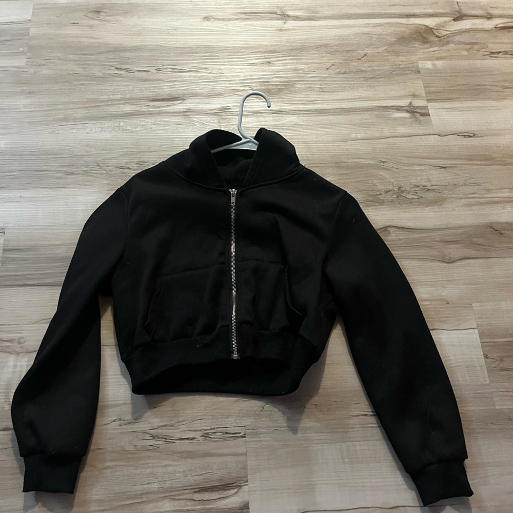 Black sweatshirt